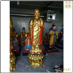 站著(zhù)的地藏王銅像